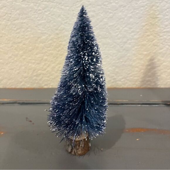 Vintage Pair of Flocked Bottlebrush Christmas Trees Blue & White - Picture 11 of 12